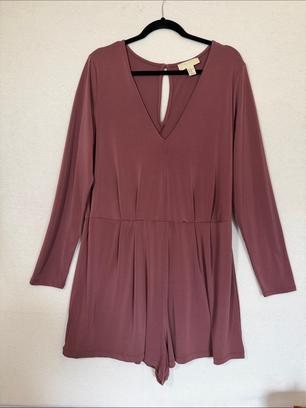Forever 21 Plus Mauve Sleeveless V neck Romper